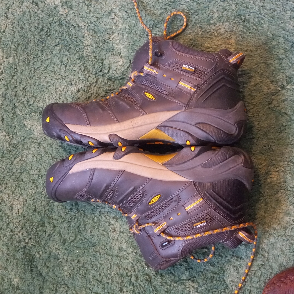 Keen utility lansing steel toe boots
